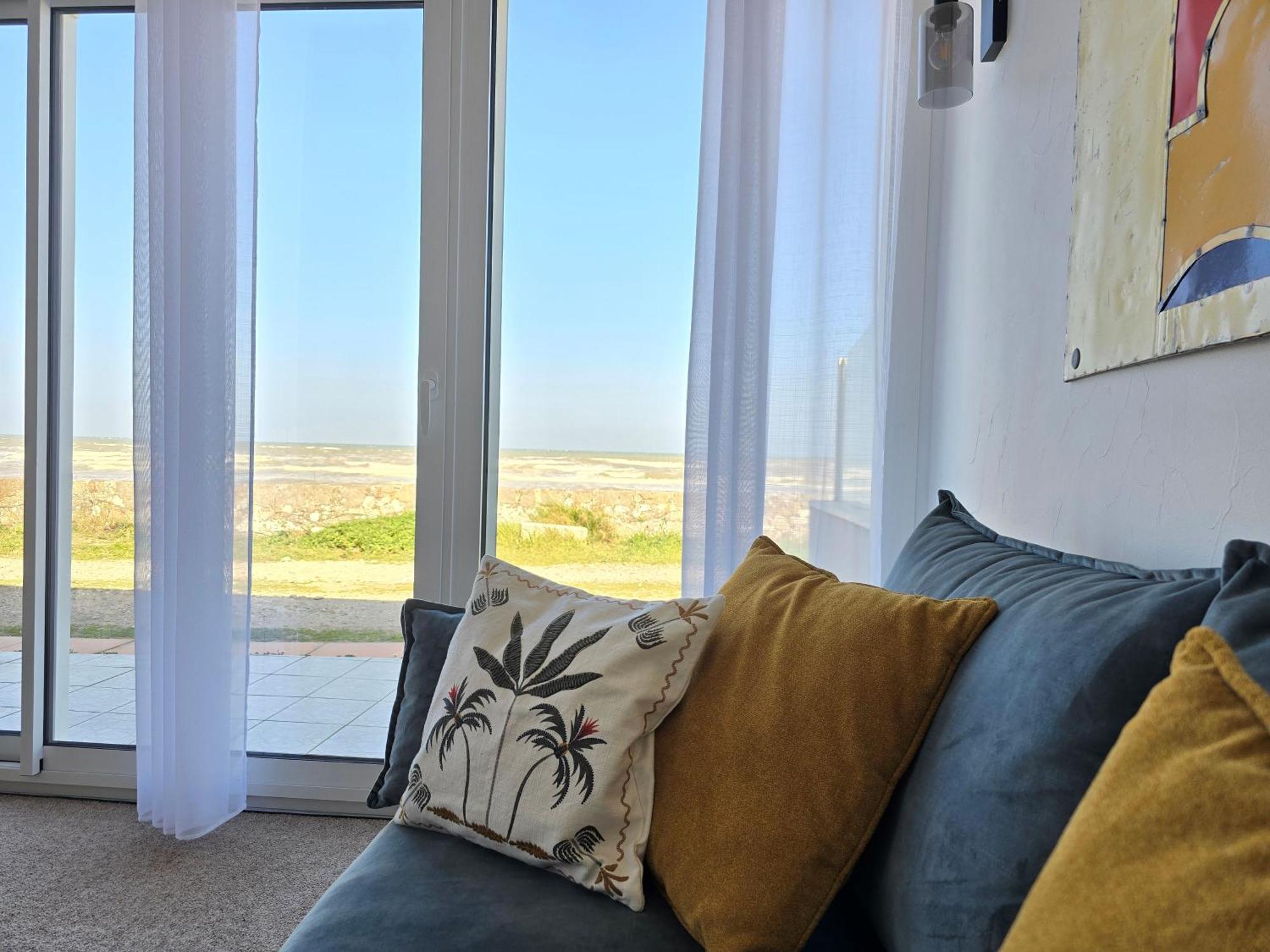 Вилла Relais Des Iles Saint Marcouf Экстерьер фото